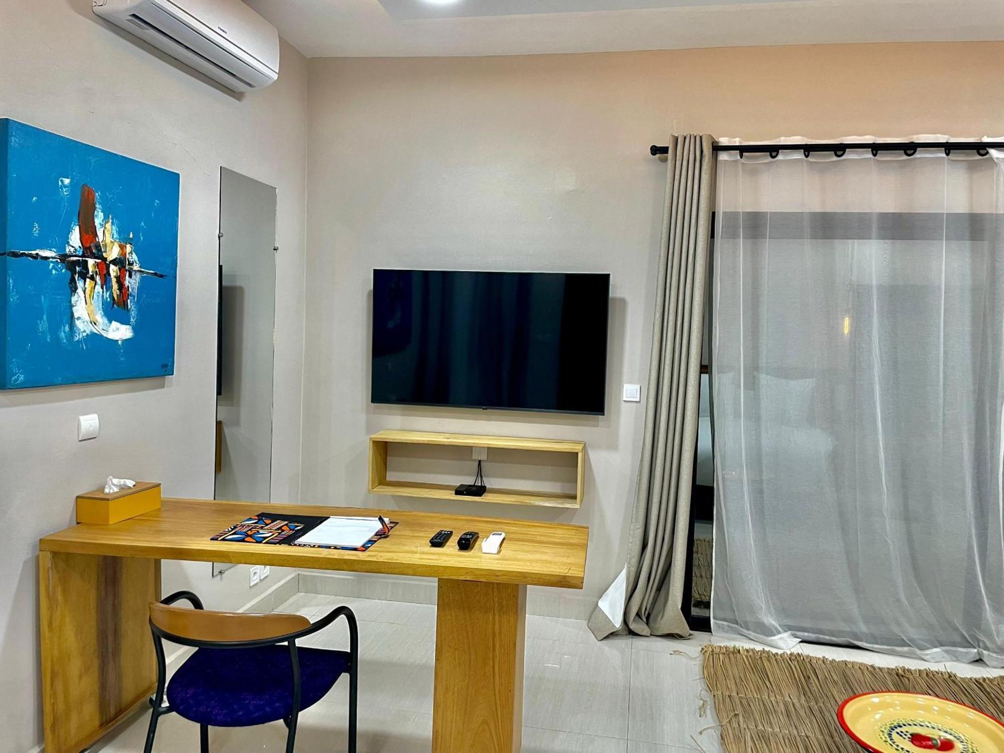 Hotel Le Kentia à Lomé Extérieur photo