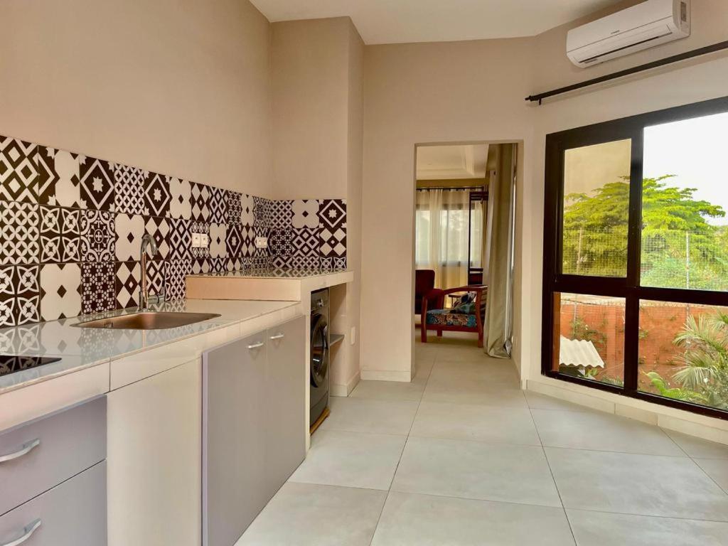 Hotel Le Kentia à Lomé Extérieur photo