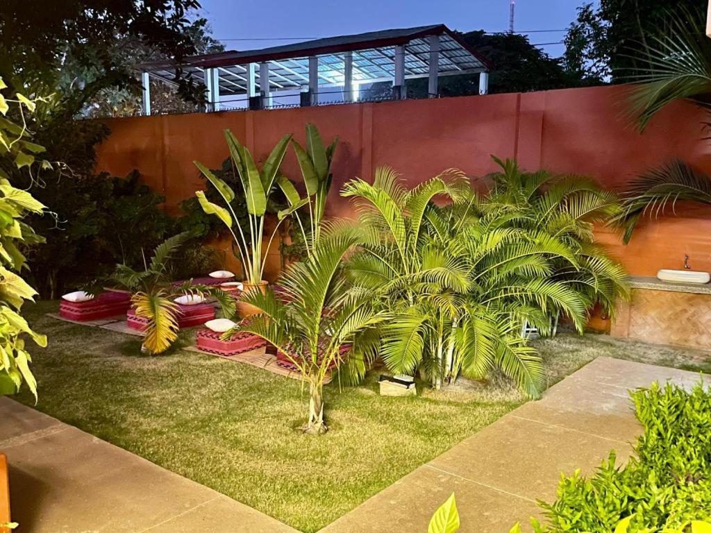 Hotel Le Kentia à Lomé Extérieur photo