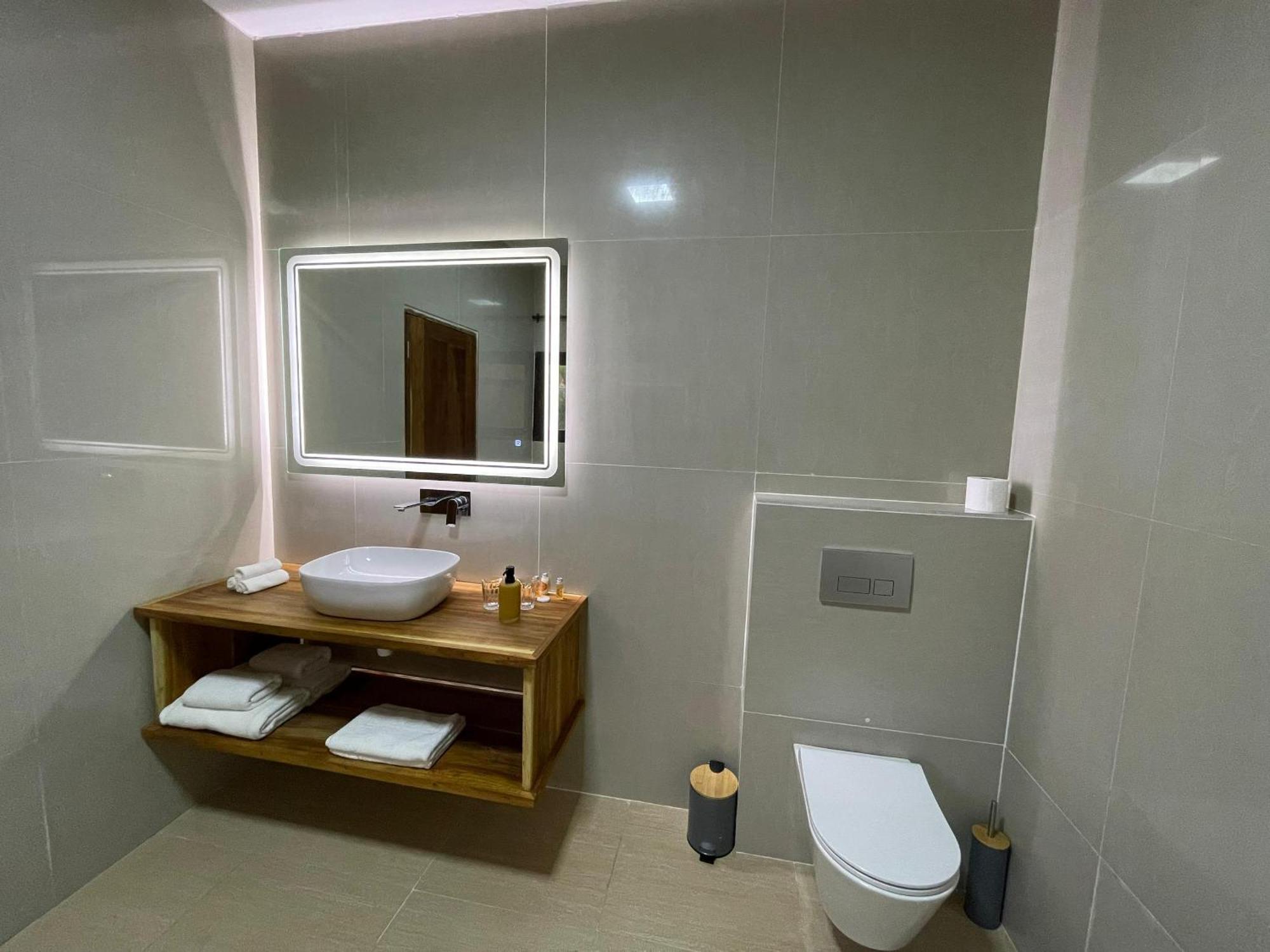 Hotel Le Kentia à Lomé Extérieur photo