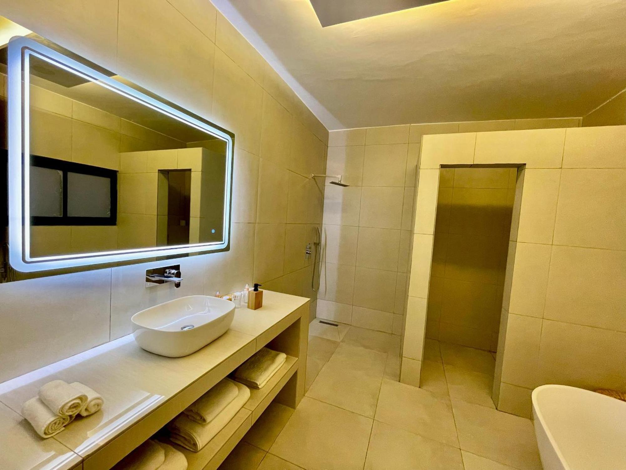 Hotel Le Kentia à Lomé Extérieur photo